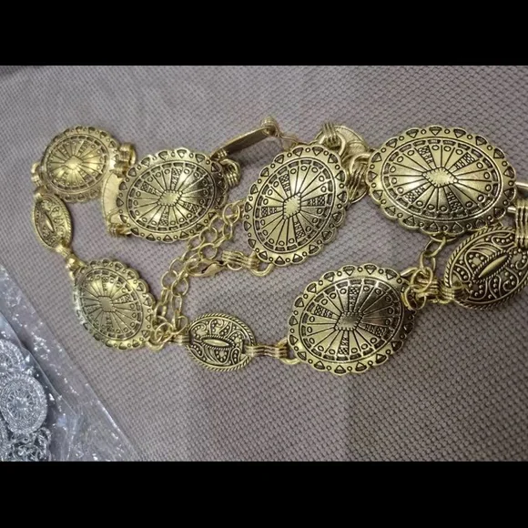 Vintage Gold Medallion Belt - Picture 5 of 13